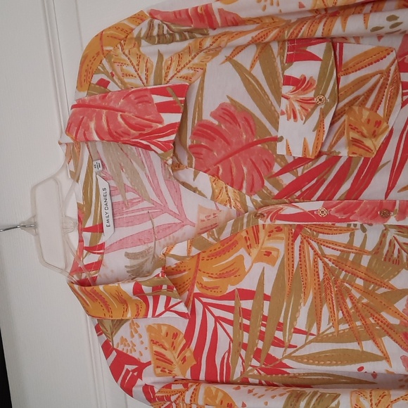 Nwt Emily Daniel's 3X Pullover Tropical Green Orange  Button V-neck Blouse - Picture 2 of 5